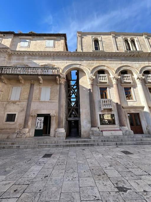 Largo Apartment In The Heart Of Diocletian Palace Split Extérieur photo